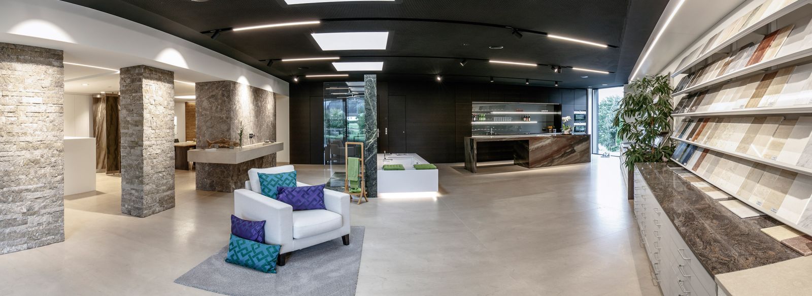 Stein erleben.<br />In unserem Showroom.
